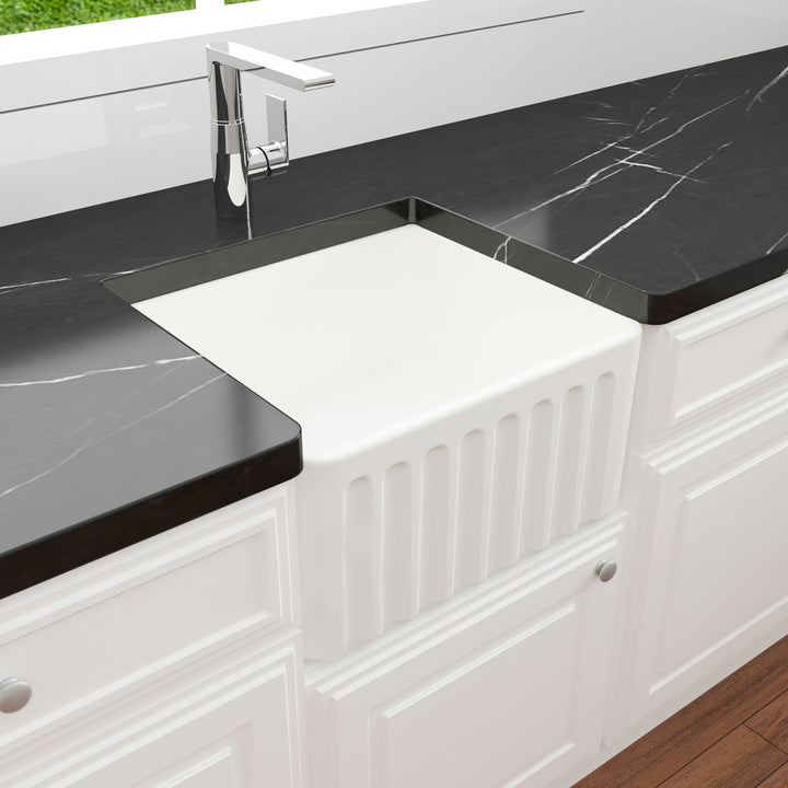 Turner Hastings Novi 50x46 Fireclay Butler Sink - Design 10